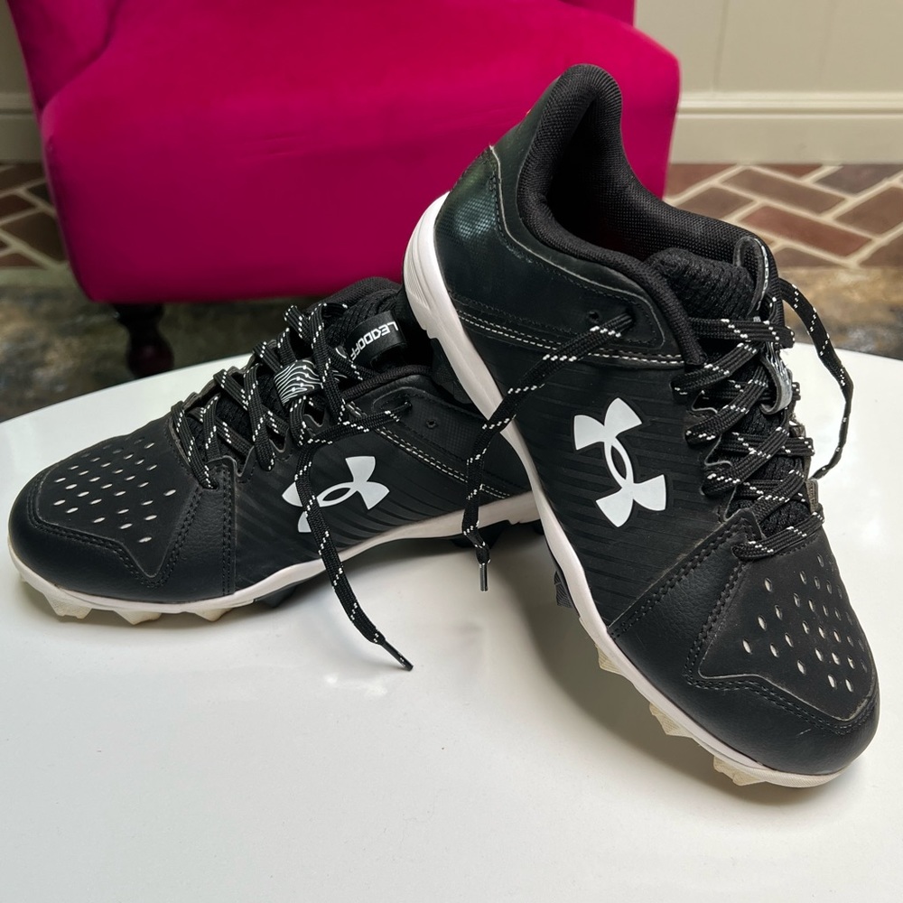 Kids Under Armour baseball cleats